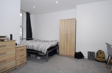 North Road East, North Hill, Plymouth - Image 3